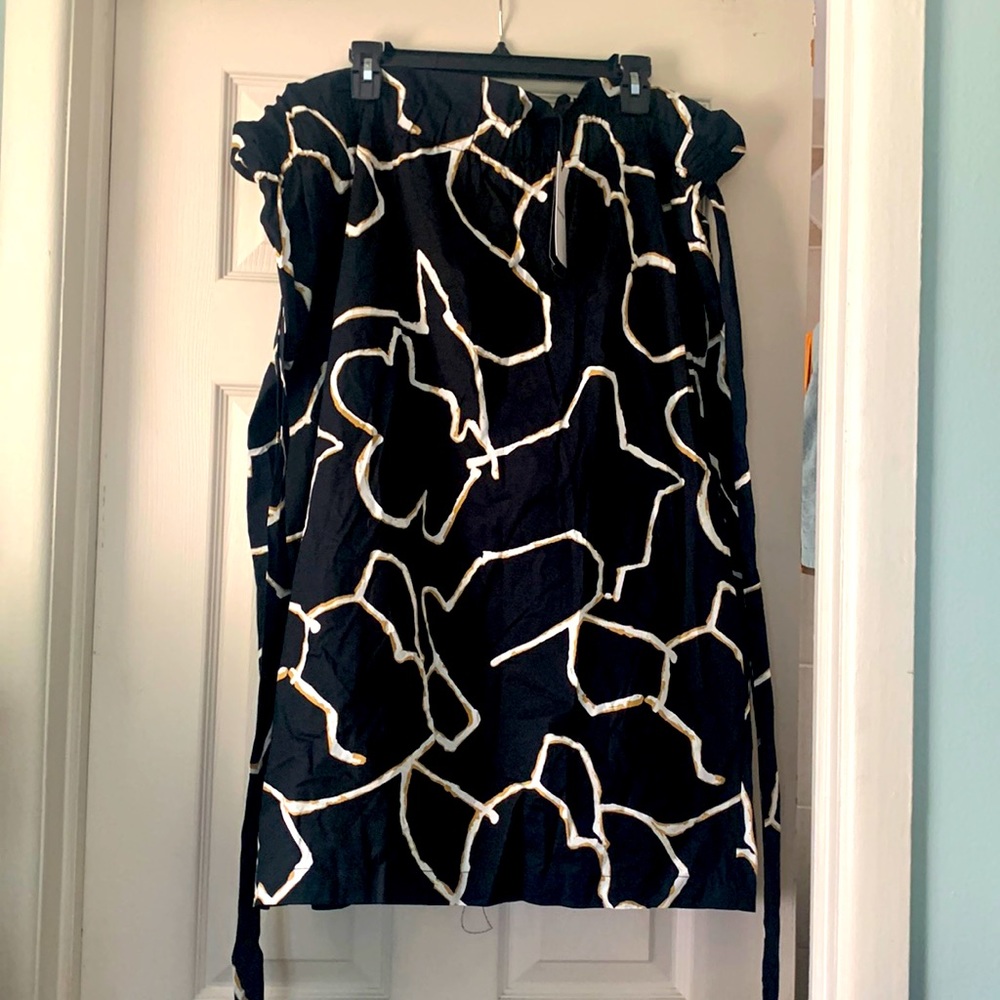 Paper bag skirt 2X black with white and tan accent pattern. NWT!